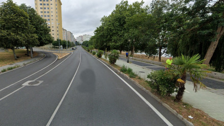 La avenida do Mar lleva ahora tambíen el nombre de Rafael Pillado