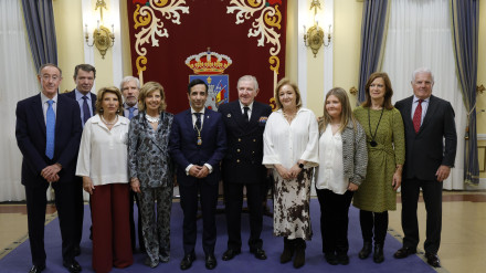 Ignacio Frutos con el alcalde de Ferrol y con parte de su familia
