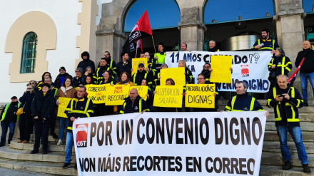 La concentración en Ferrol se desarrolló a las 9,30 horas ante la oficina principal