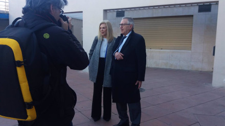 María José López, a las puertas del edificio judicial de Caleta
