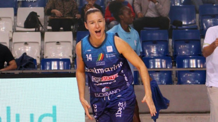 María España, anotadora del Azul Marino