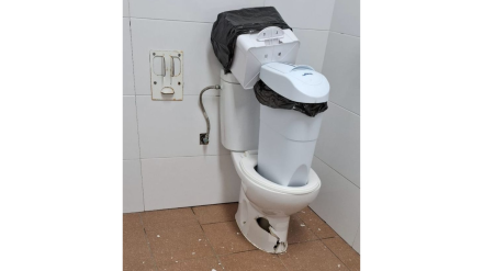 Uno de los desperectos en los baños públicos