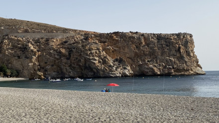 Aparece un cadáver flotando cerca de la orilla en la playa de Calahonda