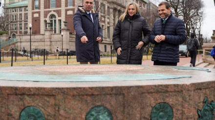 De izquierda a derecha, el presidente de la Diputación de Granada, Francis Rodríguez, la alcaldesa de la capital granadina, Marifrán Carazo, y el director gerente de la Cámara, Joaquín Rubio, en la Universidad de Columbia