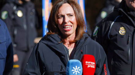 La consejera de Fomento, Articulación del Territorio y Vivienda, Rocío Díaz atiende a los medios de comunicación, a 3 de febrero de 2024, en Sierra Nevada, Granada