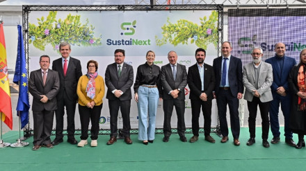 05/03/2025 La presidenta de la Junta de Extremadura, Mar√≠a Guardiola, junto a otras autoridades en su visita a la f√°brica de NATAC en Herv√°sPOLITICA EXTREMADURA ESPA√ëA EUROPA C√ÅCERESJUNTA DE EXTREMADURA