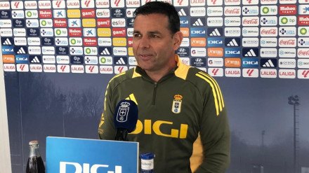 Javi Calleja en la sala de prensa de El Requexón