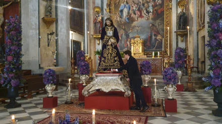 Besapiés a Jesús del Rescate