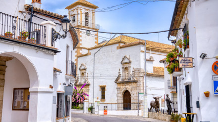 Grazalema de la Sierra es uno de los muchos pueblos blancos históricos de la provincia de Cádiz.