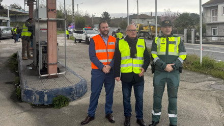 Presentación de la nueva campaña de la DGT en la estación de Bemposta en la carretera OU-105