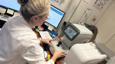 El Área Sanitaria Sur de Granada realiza una campaña de prevención del glaucoma a sus trabajadores