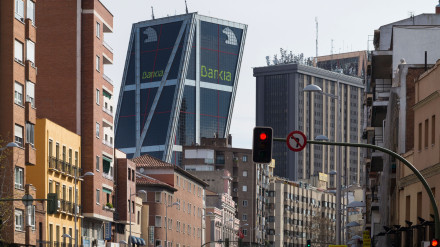 Torre Bankia desde la calle de Bravo Murillo, Tetuán Madrid