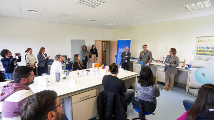 El alcalde de Córdoba, José María Bellido, junto a Blanca Torrent y Antonio Díaz en Córdoba Biotech.POLITICA ANDALUCÍA ESPAÑA EUROPA CÓRDOBA ECONOMIAAYUNTAMIENTO DE CÓRDOBA