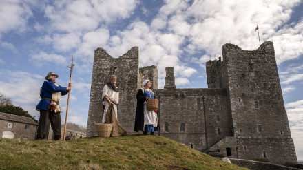 Recreación de la Batalla de Towton que tuvo lugar el 29 de marzo de 1461 frente al castillo de Bolton, Inglaterra.