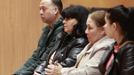 Los acusados, hace unos días durante las primeras jornadas del juicio en la Audiencia de A Coruña