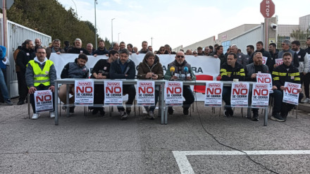 Representantes sindicales de Nano