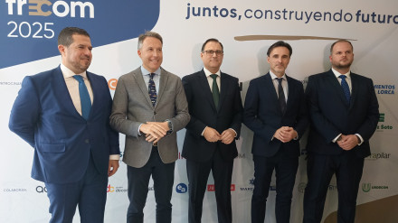 Los representantes de Frecom con el alcalde de Lorca y el consejero de Fomento