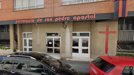 Foto de archivo de la entrada de la iglesia situada en el barrio del Ensanche