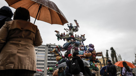 FALLAS CON LLUVIA - EUROPA PRESS - ROBER SOLSONA