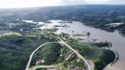 Crecida del caudal del río tras las lluvias