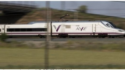 (Foto de ARCHIVO)Tren AVE de RenfeREMITIDA / HANDOUT por RENFEFotografía remitida a medios de comunicación exclusivamente para ilustrar la noticia a la que hace referencia la imagen, y citando la procedencia de la imagen en la firma30/12/2024