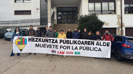 Imagen de una de las concentraciones convocadas en el marco de la campaña 'Muévete por la Pública' -