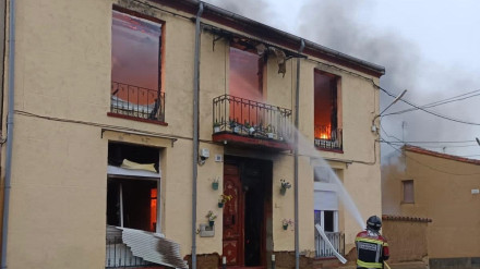 Los bomberos de la Diputación sofocan el incendio