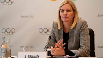 La exnadadora Kirsty Coventry presidirá el Comité Olímpico Internacional hasta 2033.