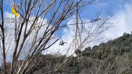Un helicóptero y el equipo Pegaso de Guardia Civil se incorporan a búsqueda del motorista desaparecidoUn helicóptero y el equipo Pegaso --con drones-- de la Guardia Civil se han incorporado este viernes en la búsqueda del motorista desaparecido este pasado miércoles en el municipio malagueño de Pujerra tras ser arrastrado por la corriente del río Genal.POLITICA ANDALUCÍA ESPAÑA EUROPA MÁLAGAGUARDIA CIVIL