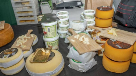 Exposición de Queserías del Eume durante una feria