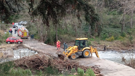 Tareas de búsqueda del motorista jerezano que fue arrastrado por el río Genal el pasado miércoles en el término municipal de Pujerra, en la Serranía de Ronda malagueña