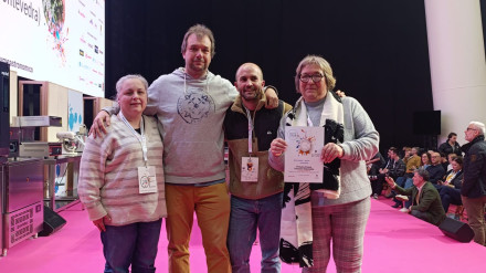 Los responsables del negocio de la comarca del Ortegal con su distinción este martes en A Coruña