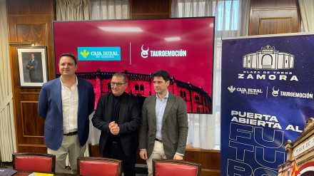 Un instante de la presentación en Caja Rural de Zamora