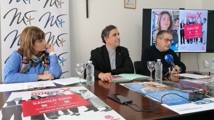 Marta Pazo, Fernando García Cadiñanos y Xoán Xosé Fernández este miércoles en la Domus Ecclesiae