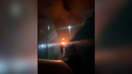 Los jugadores de un partido de fútbol huyen tras un ataque de drones en Jarkiv (Ucrania)