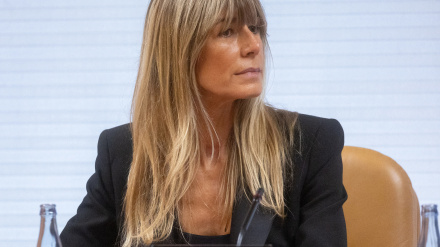 Archivo - La esposa del presidente del Gobierno, Begoña Gómez, durante la comisión de investigación de la Asamblea de Madrid, a 13 de noviembre de 2024, en Madrid (España).