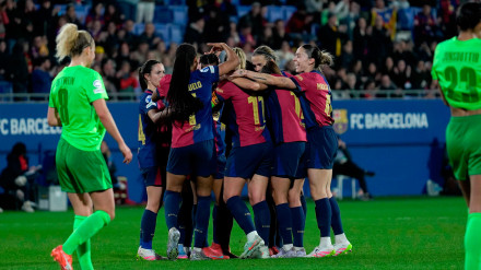 El Barcelona celebra uno de los seis goles marcados al Wolfsburgo en el partido de vuelta de los cuartos de final de la Champions femenina