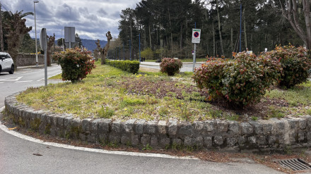 Una de las rotondas ubicadas en el paseo de A Magdalena de Cabanas