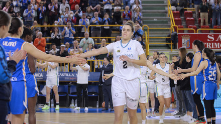 Pasillo de Perfumerías Avenida a Hozono Global Jairis