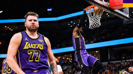 Los Lakers derrotaron a los Grizzlies en el duelo por la cuarta plaza del Oeste.