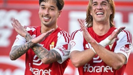 El Real Murcia se divierte contra el Recreativo