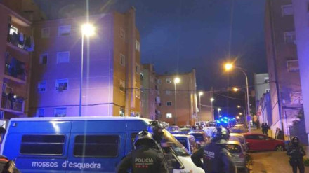 Dispositivo de los Mossos en Font de la Pòlvora después del tiroteo de la noche de San Juan