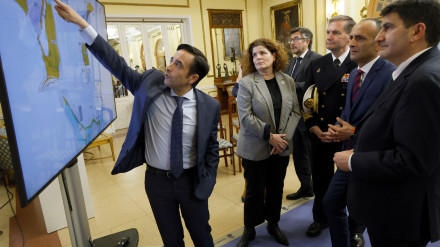 Rey Varela mostrando los nuevos terrenos propiedad ya del Ayuntamiento