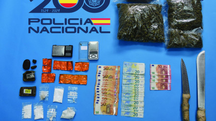 Estupefacientes, dinero y armas intervenidas por la Policía Nacional