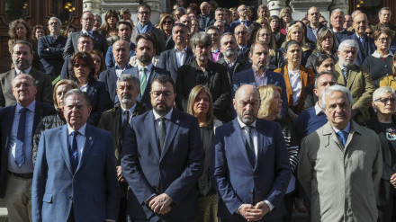 Minuto de silencio por las víctimas de la explosión en la mina de Cerredo