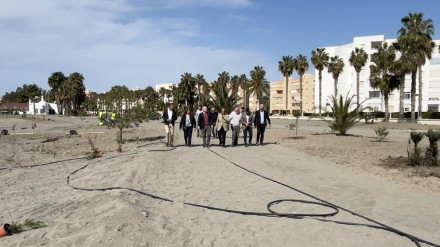 600 árboles y 600 arbustos ocuparán 43.000 metros cuadrados en las playas de Motril