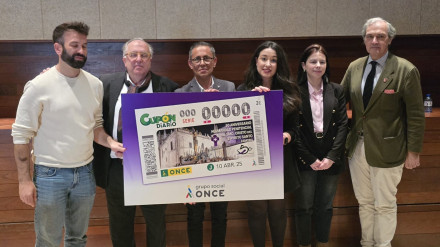 Presentación del cupón de la ONCE en el Etnográfico