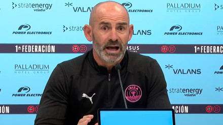 Paco Jémez, entrenador de la UD Ibiza, en rueda de prensa