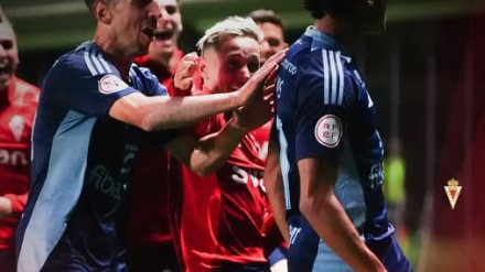 El Real Murcia, salvado por Carlos Rojas ante el Betis B