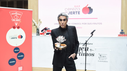 Mario Vaquerizo recibe el premio